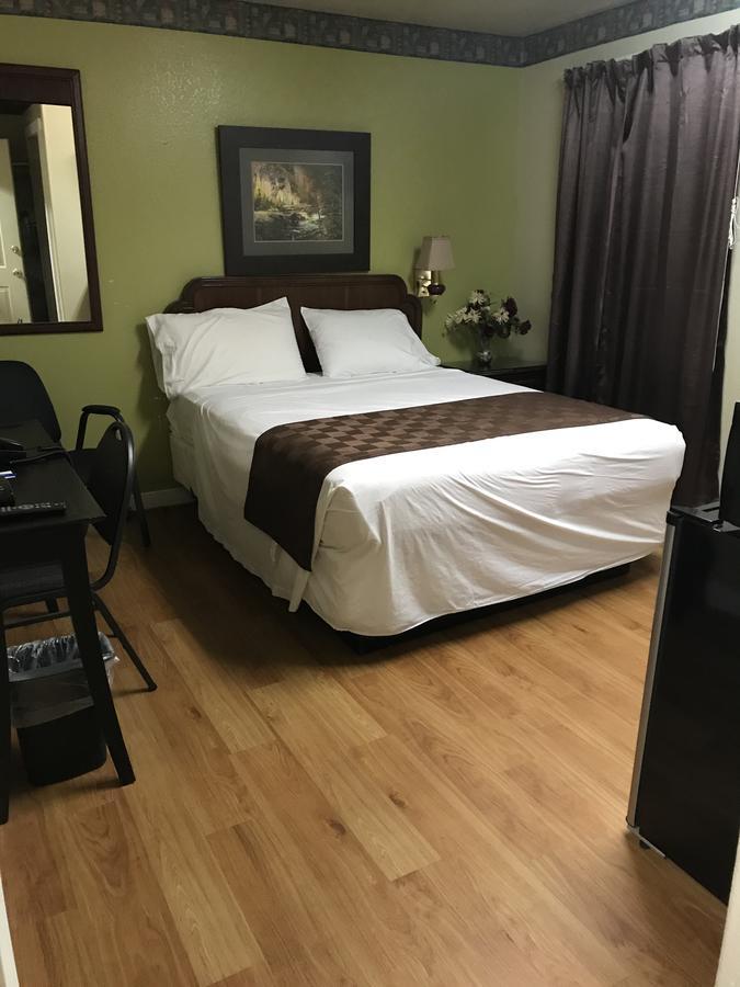 Outpost Motel ดริปปิง สปริงส์ ภายนอก รูปภาพ